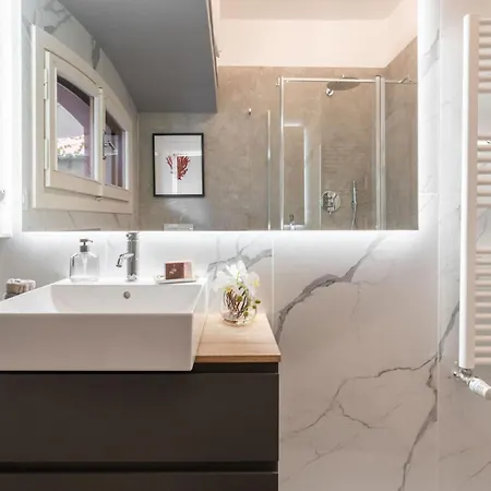 - Luxury River With Terrace شقة *